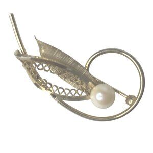 CARLA Vintage 1/20 12K GF Circle Leaf Brooch Faux Pearl Signed USA Elegant Gift